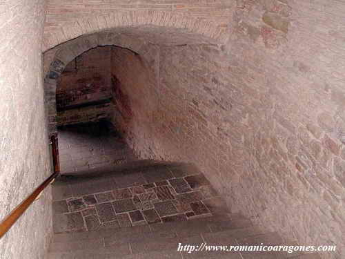 ESCALERA ACCESO A PANTEN NOBLES. (DEL ABAD SETZERA)